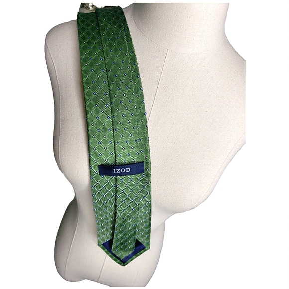 Izod Men's Silk Geometric Pattern 3.5" Wide Tie Business CEO Chairman of Board - Picture 2 of 5